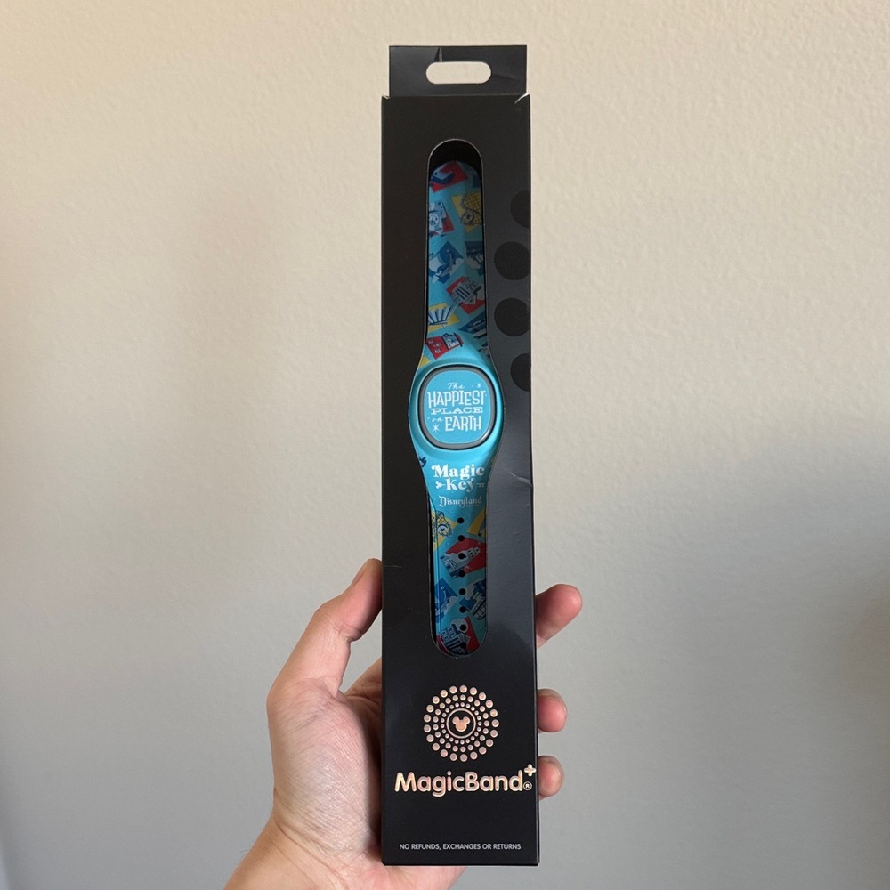 MagicBand Key Holder Exclusive Disney Themed Wristband